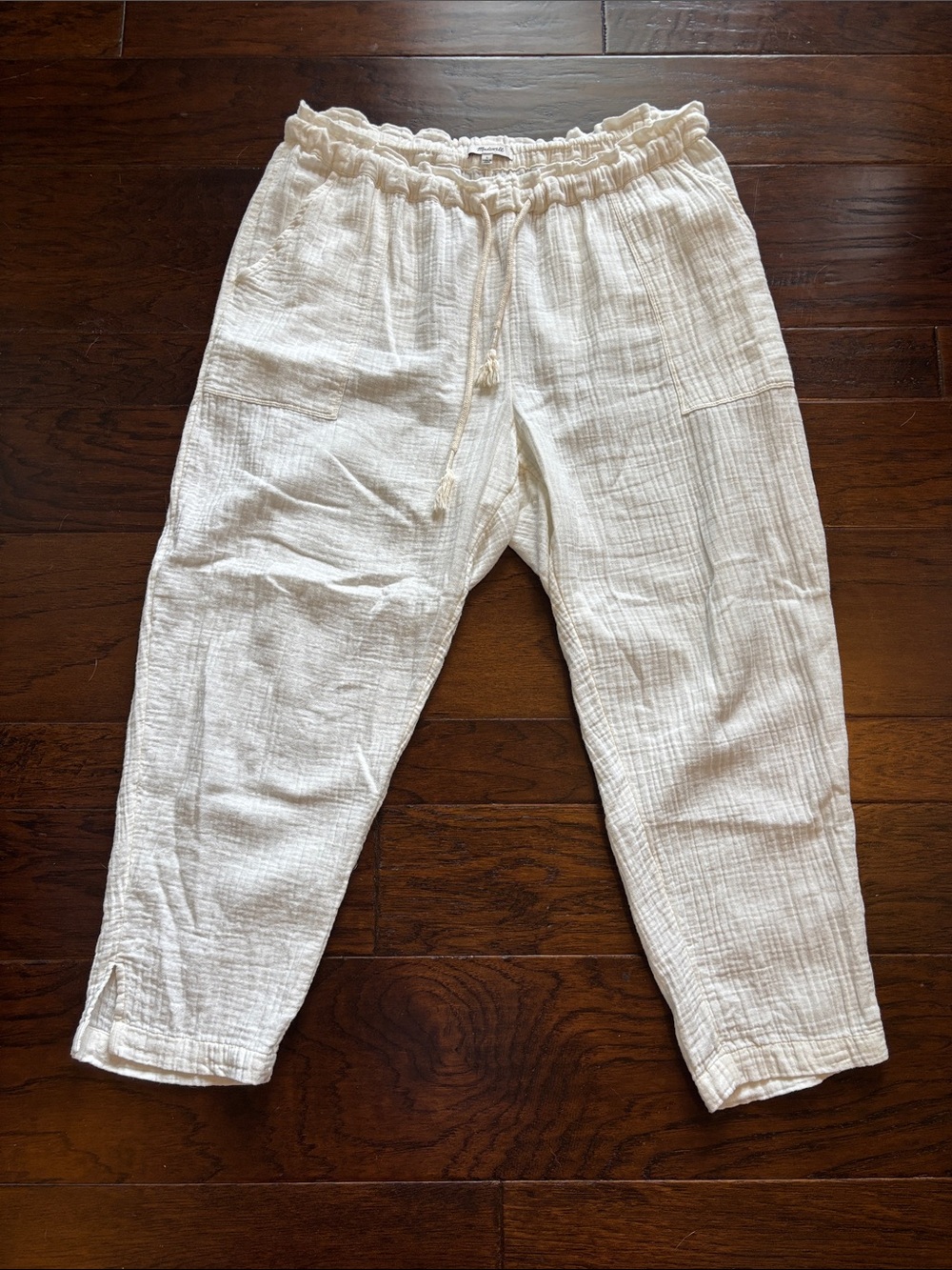 Women’s Cream Drawstring Linen-Blend Relaxed Capri Pants